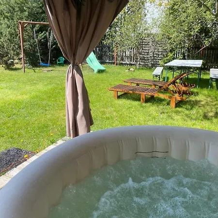 בית נופש Dom Ze Strefa Relaksu, Jacuzzi, Plaza, Las *